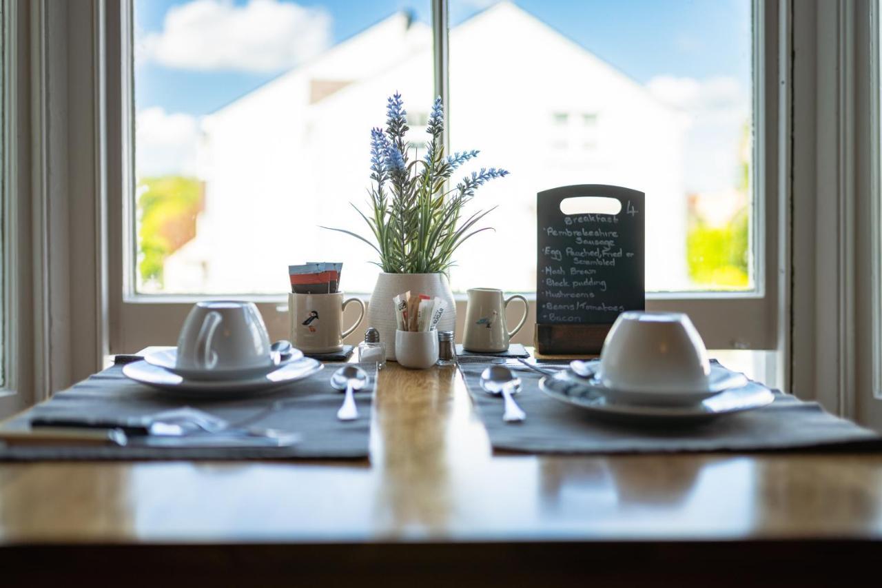Sleepy Puffin Guest House テンビー エクステリア 写真