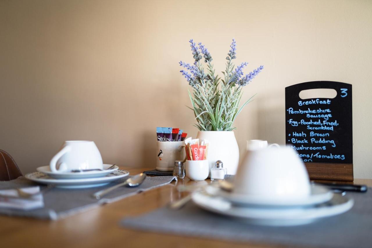 Sleepy Puffin Guest House テンビー エクステリア 写真